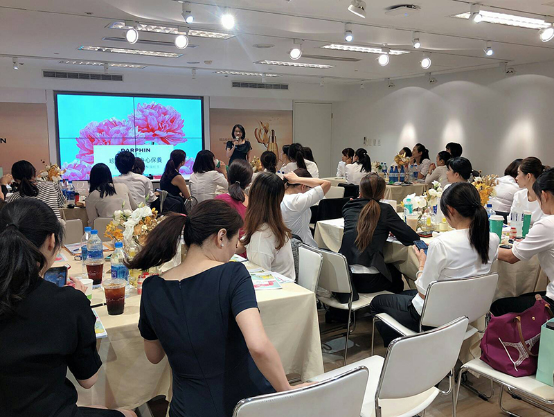 Estee lauder的業務團隊培訓